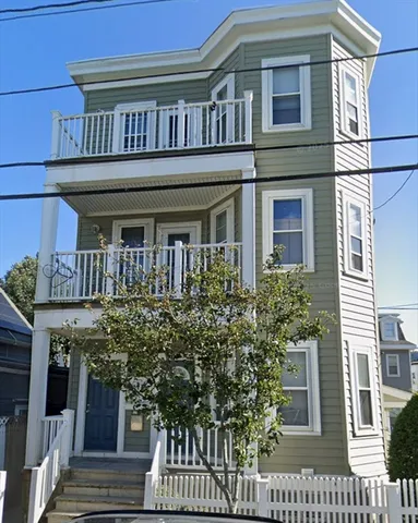 $3,850 | 7 Wave Avenue, Unit 3, Revere, MA 02151