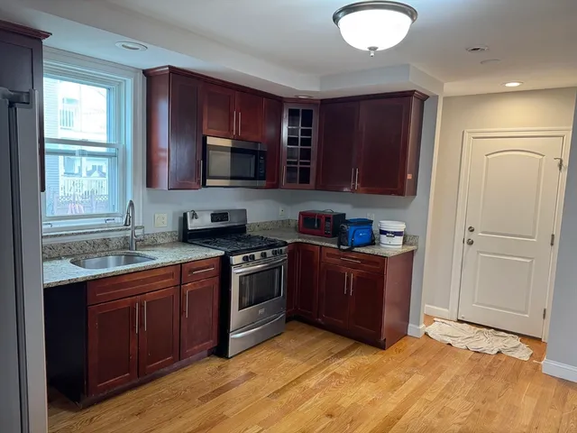 $3,850 | 7 Wave Avenue, Unit 3, Revere, MA 02151