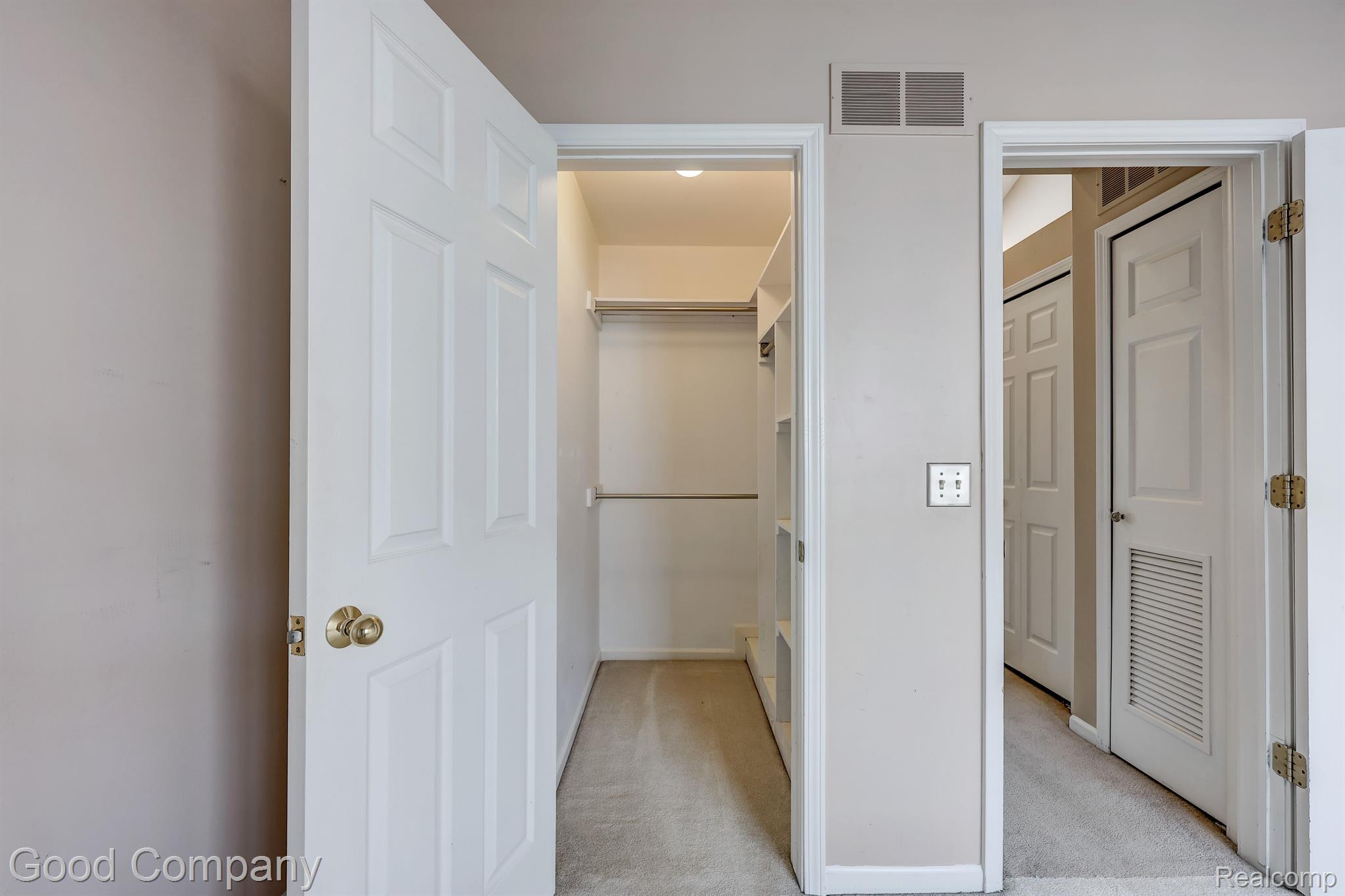 159 Georgetown Square North Royal Oak, MI 48067 - Photo 33 of 41