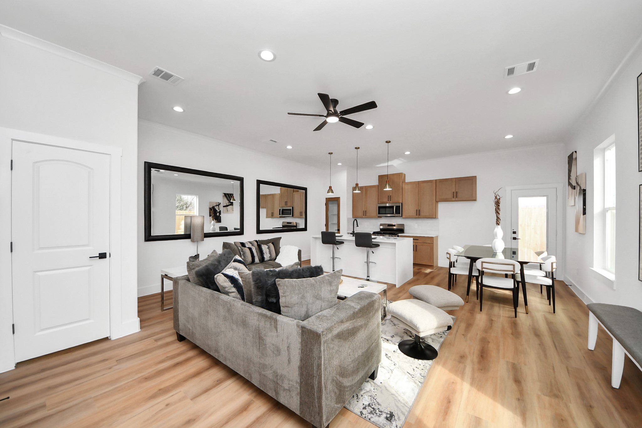 3535 Amos Street Houston, TX 77021 - Photo 7 of 46 First floor open concept