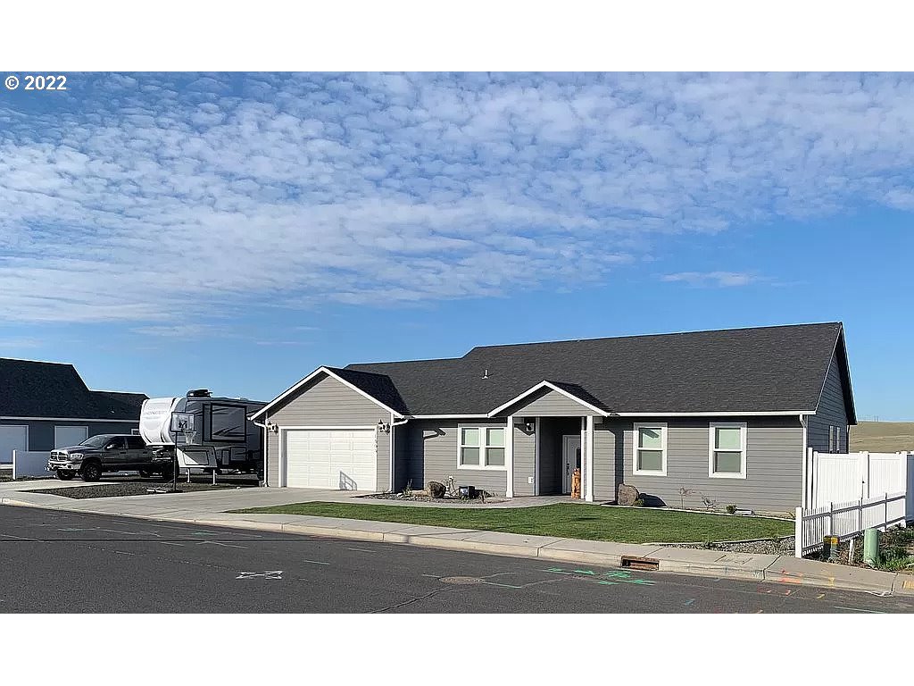 1803 Southwest 3rd Street Pendleton, OR 97801 - Photo 31 of 32 a house view with a outdoor space
