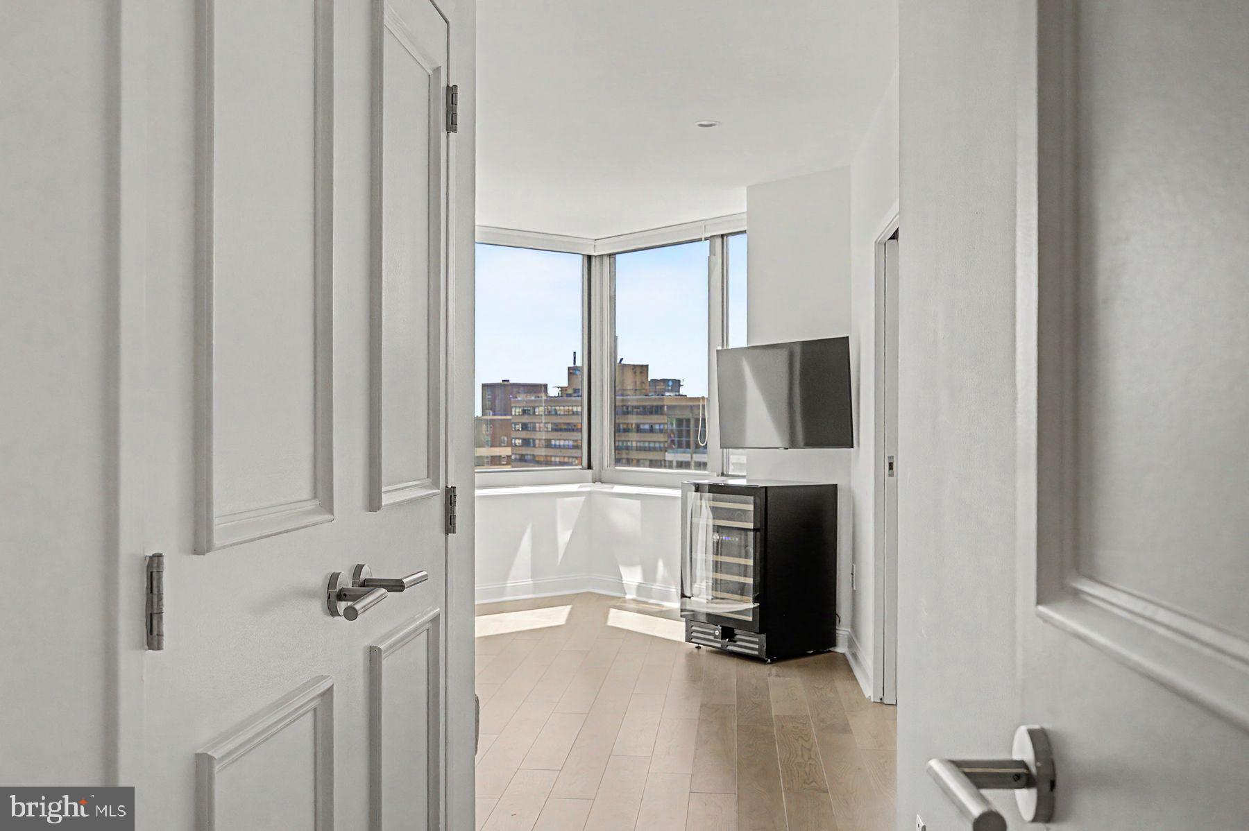 202-210 West Rittenhouse Square, Unit 1808 Philadelphia, PA 19103 - Photo 24 of 44