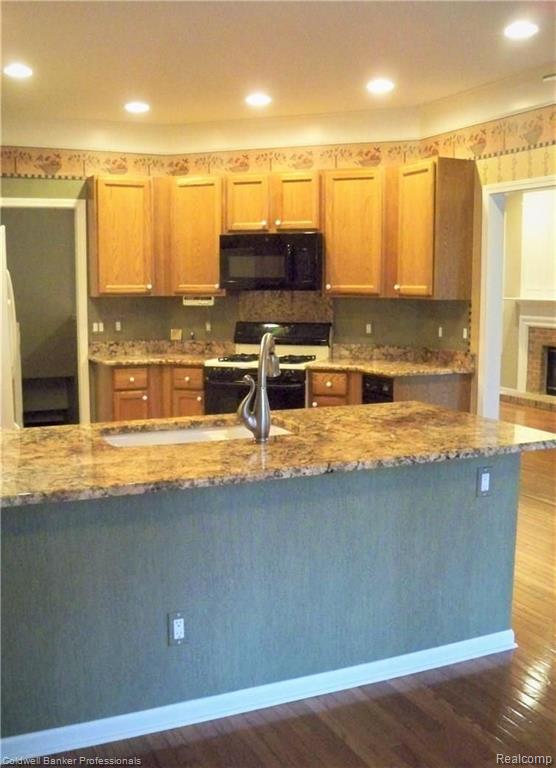 1321 Copper Circle Rochester, MI 48306 - Photo 8 of 25
