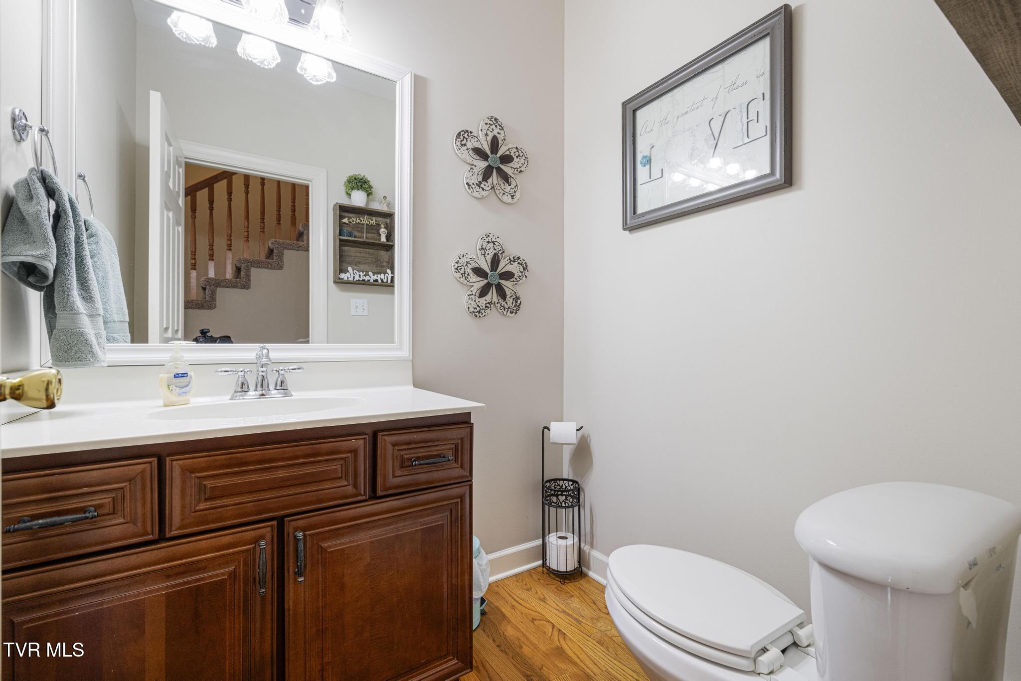 31 Hickory Point Jonesborough, TN 37659 - Photo 11 of 59 Half bath