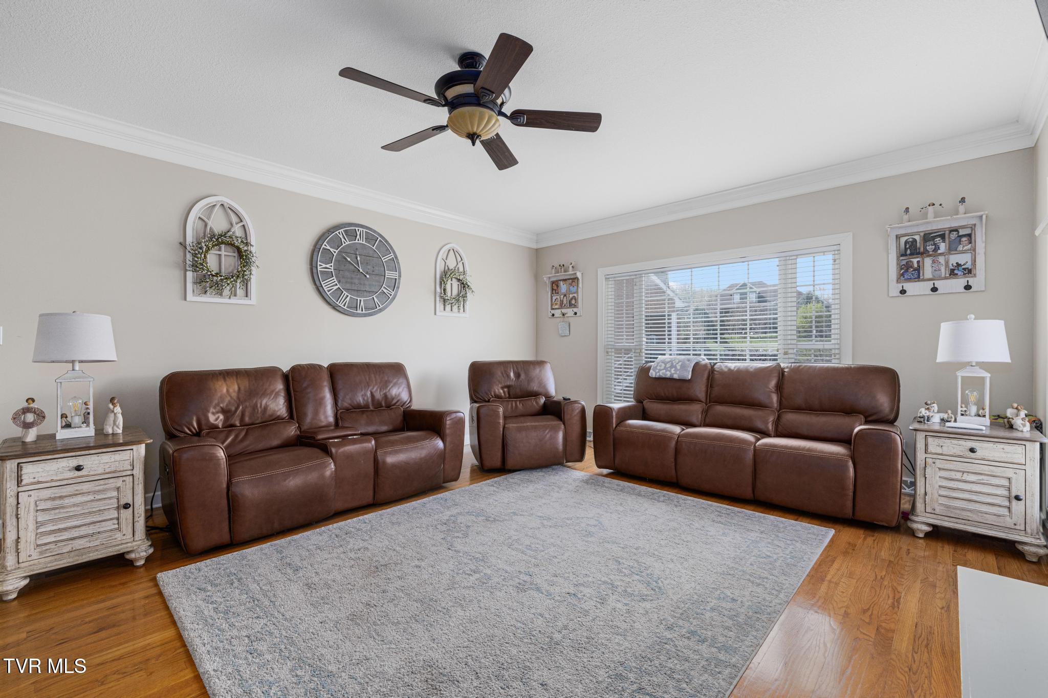 31 Hickory Point Jonesborough, TN 37659 - Photo 20 of 59 Living room