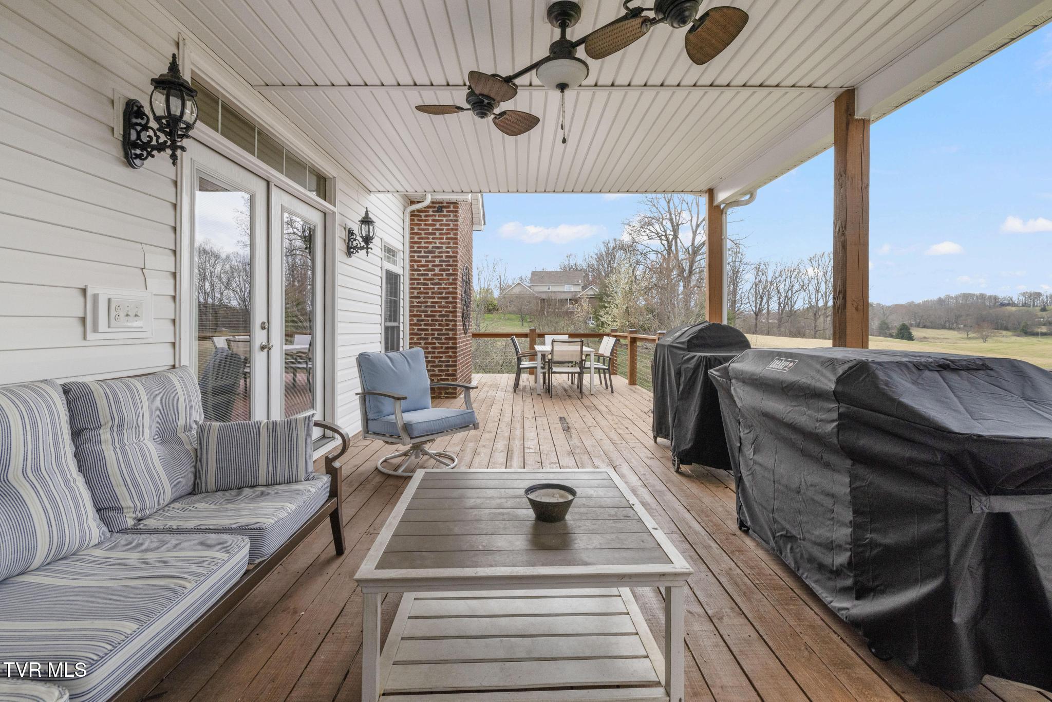 31 Hickory Point Jonesborough, TN 37659 - Photo 28 of 59 Covered back deck