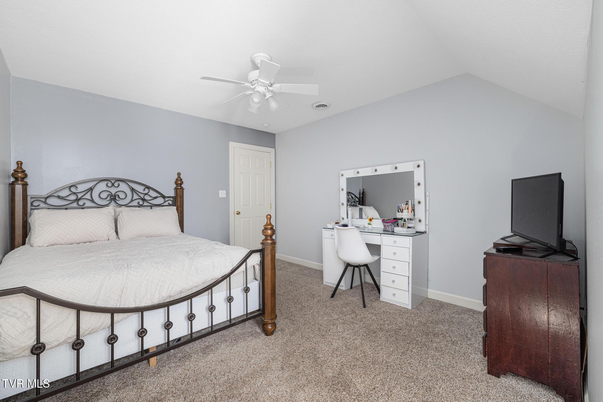 31 Hickory Point Jonesborough, TN 37659 - Photo 33 of 59 Bedroom 2