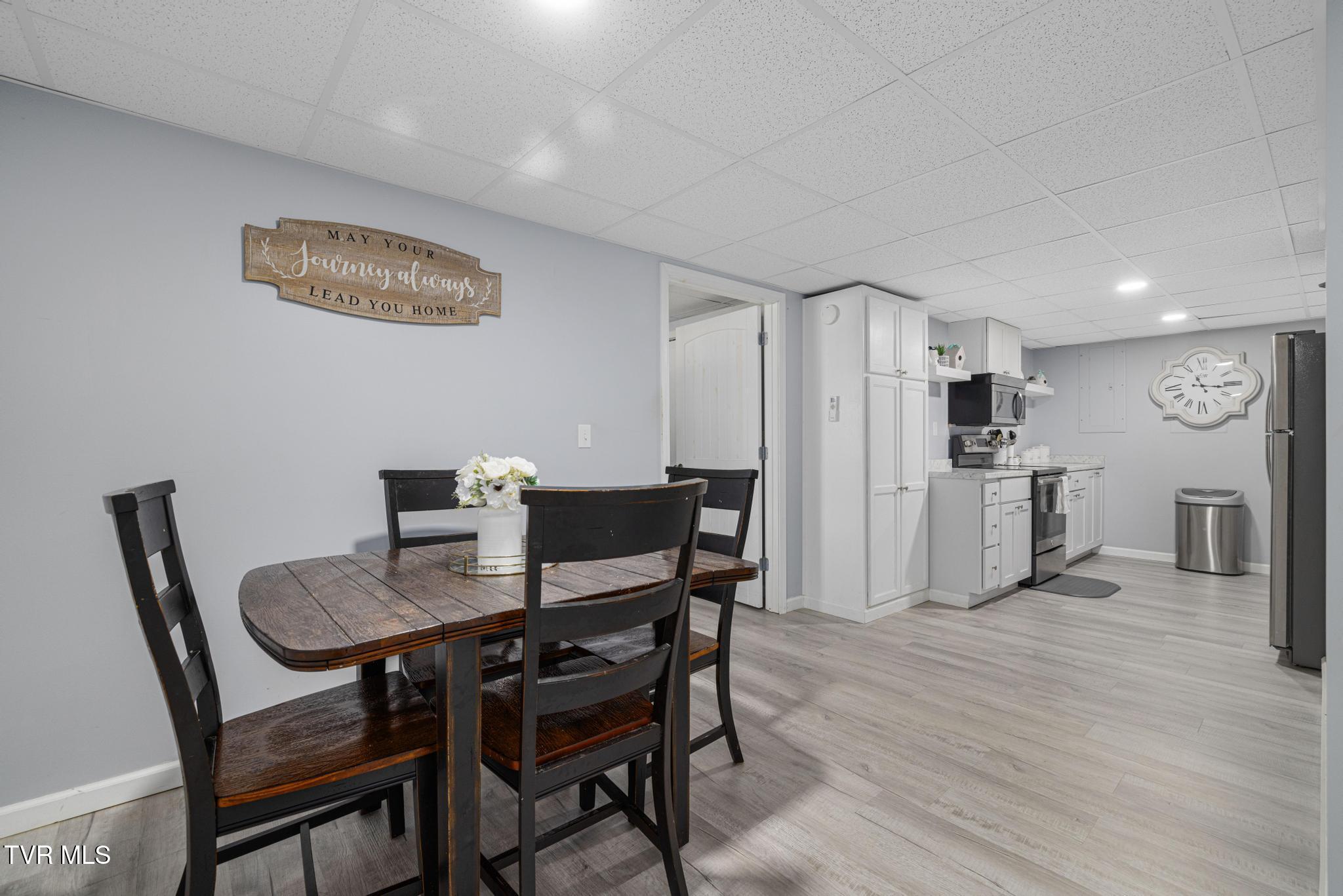 31 Hickory Point Jonesborough, TN 37659 - Photo 43 of 59 Dining area in basement