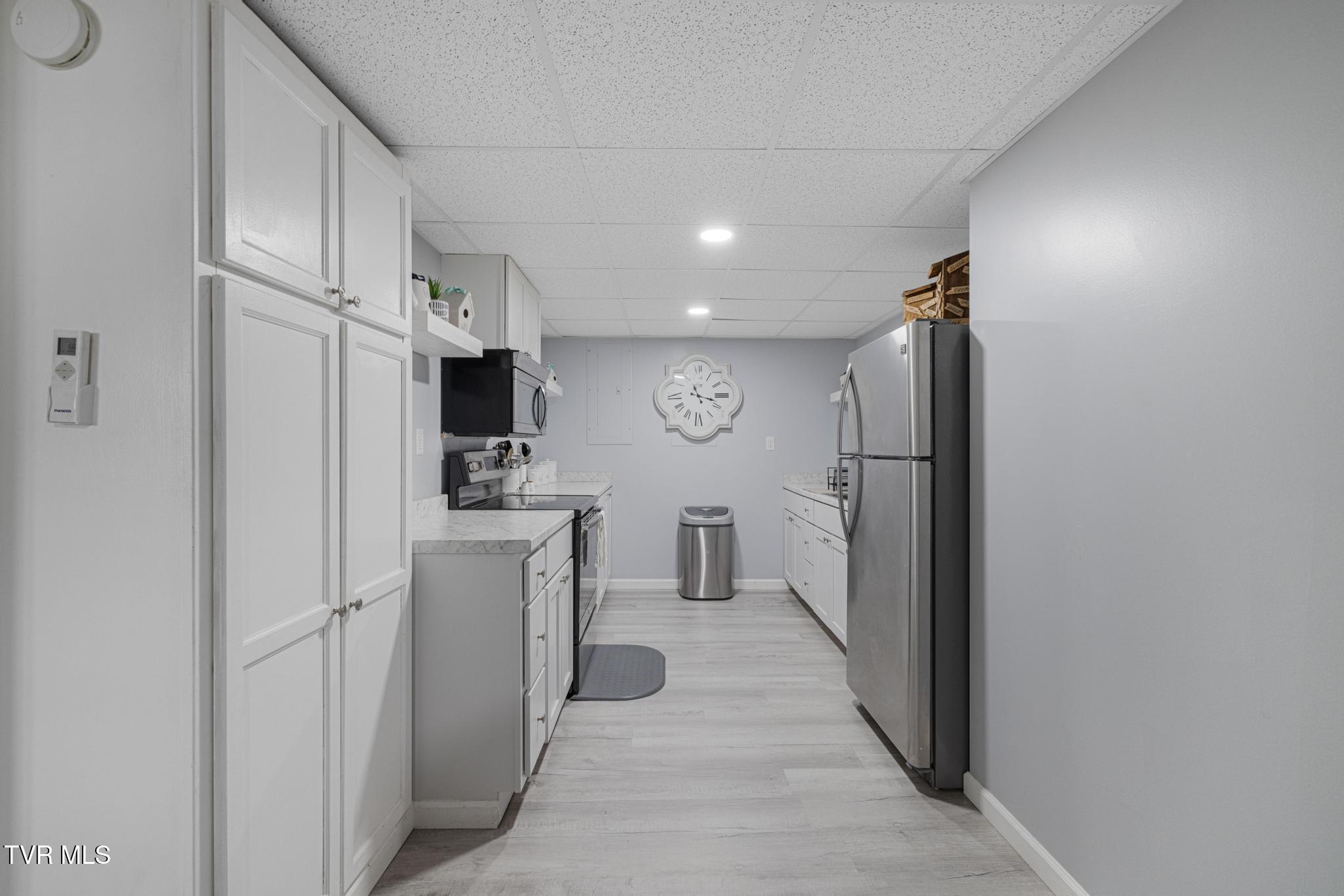 31 Hickory Point Jonesborough, TN 37659 - Photo 44 of 59 Basement kitchen