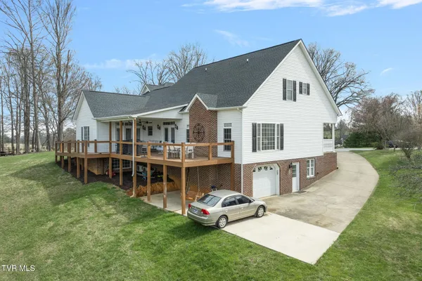 $749,800 | 31 Hickory Point, Jonesborough, TN 37659