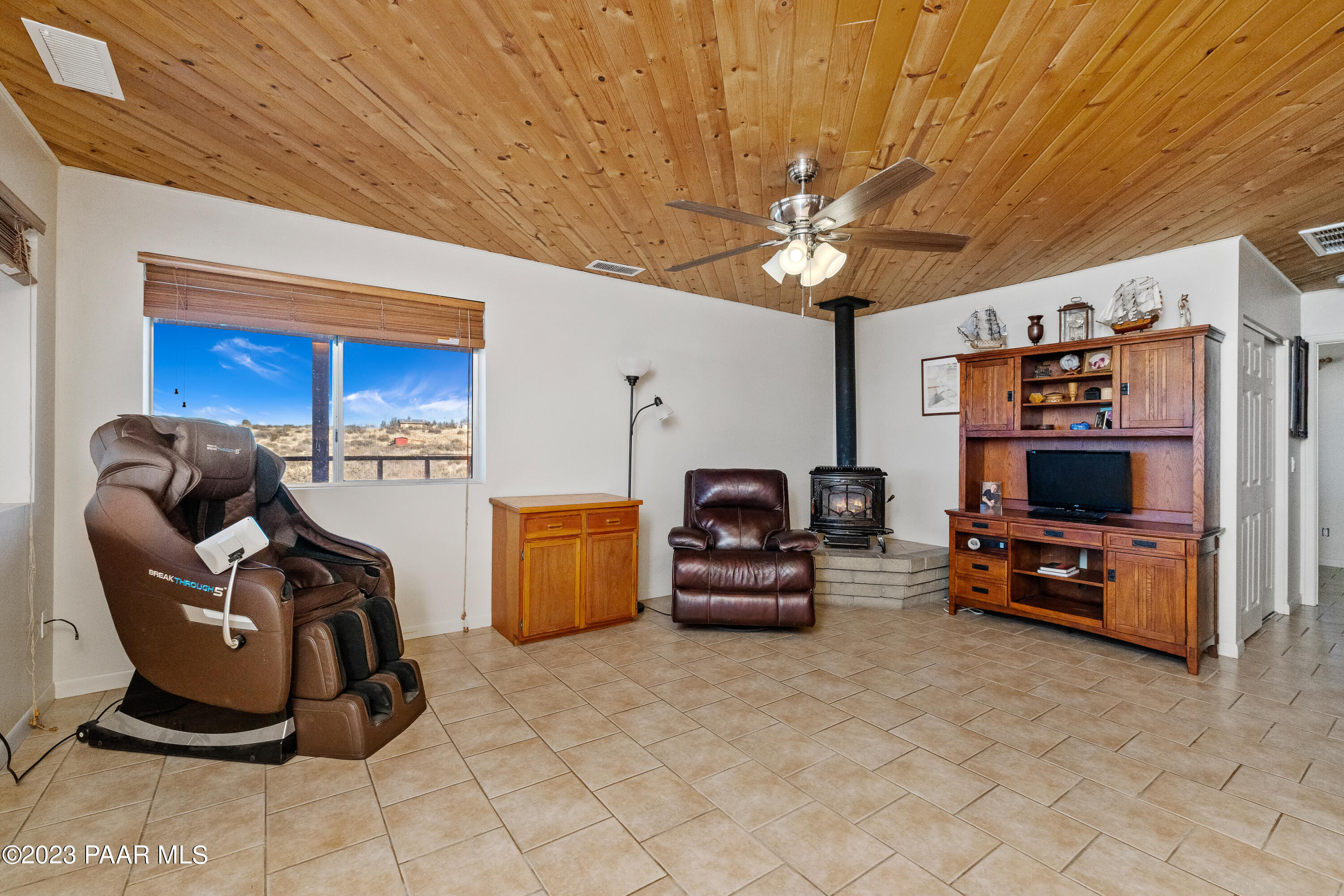6971 Musgrove Road Skull Valley, AZ 86338 - Photo 15 of 28 015_Den