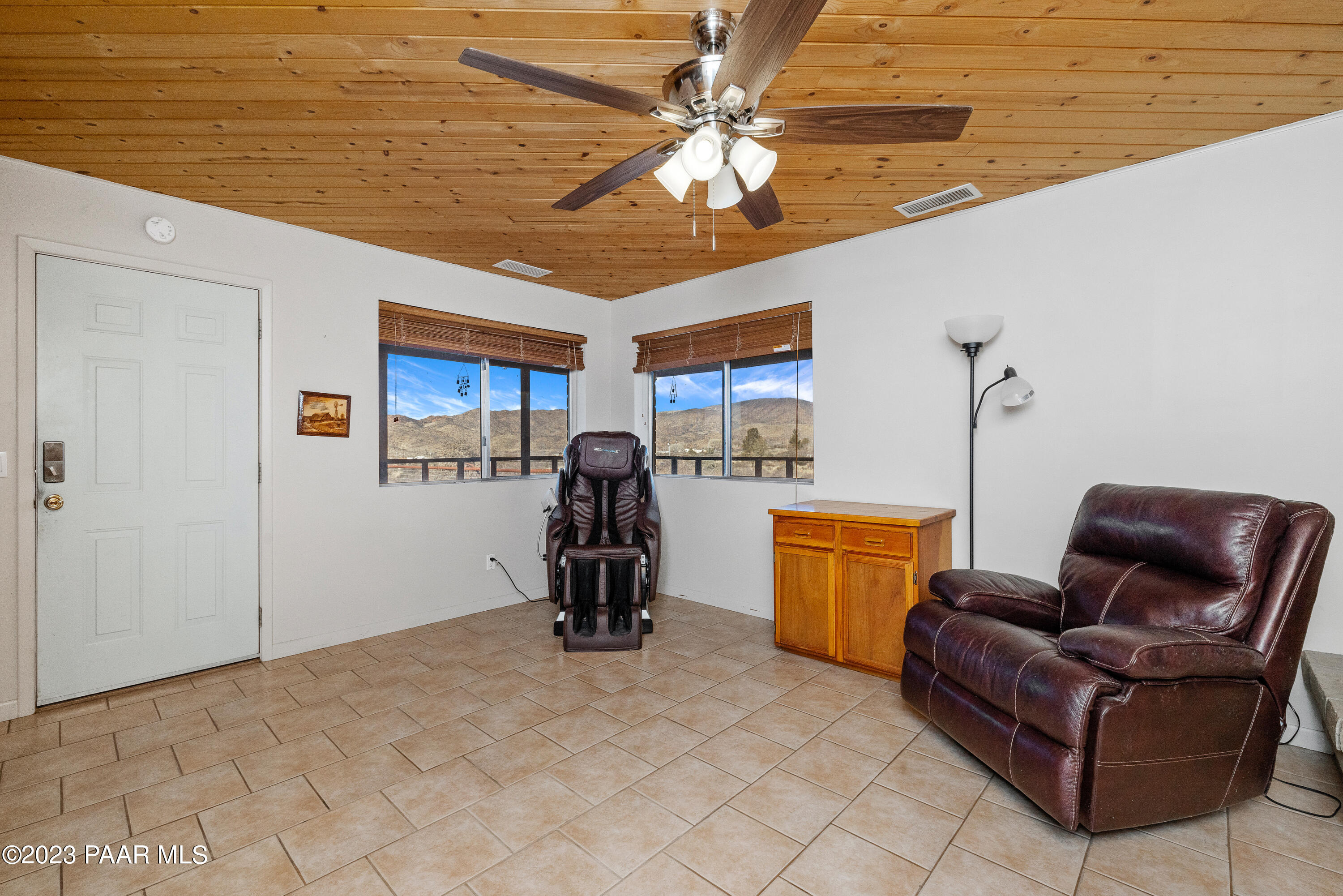 6971 Musgrove Road Skull Valley, AZ 86338 - Photo 16 of 28 016_Den
