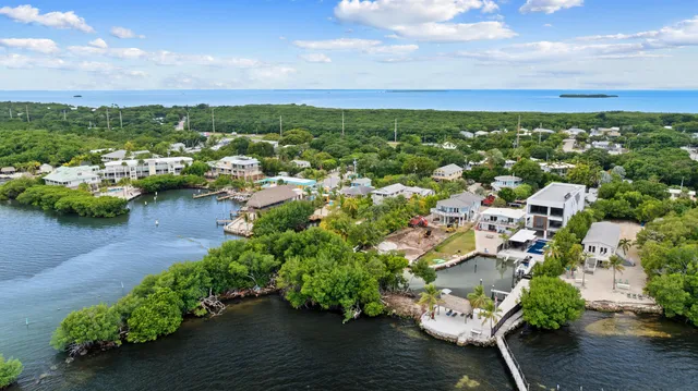 $2,495,000 | 127 Seaside Avenue, Key Largo, FL 33037