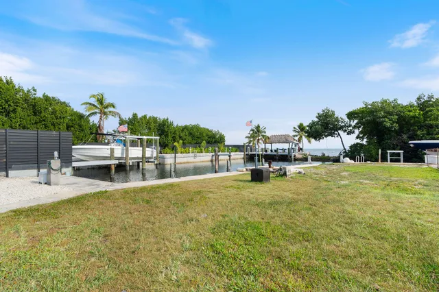 $2,495,000 | 127 Seaside Avenue, Key Largo, FL 33037