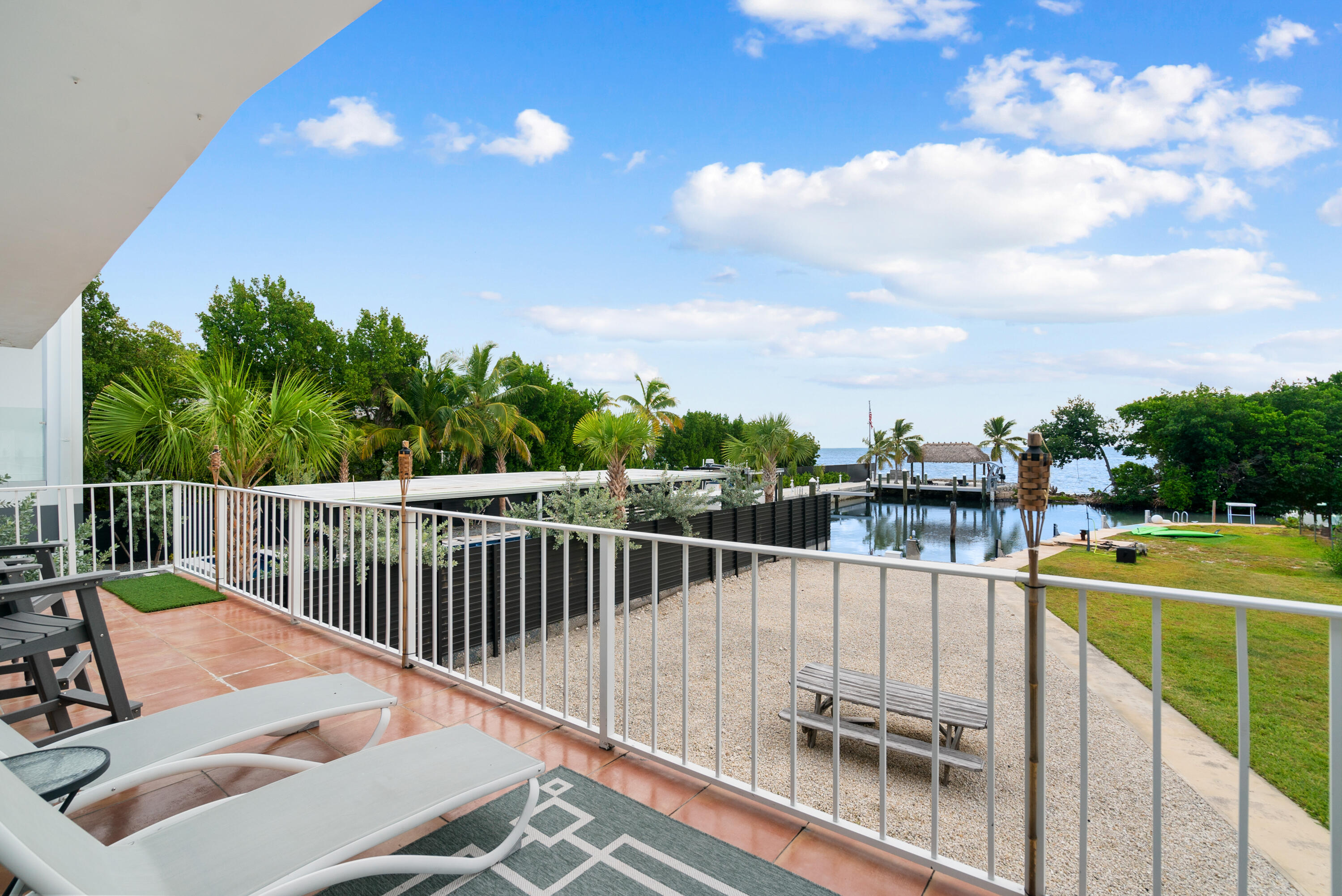 127 Seaside Avenue Key Largo, FL 33037 - Photo 5 of 50 Oceanfront living