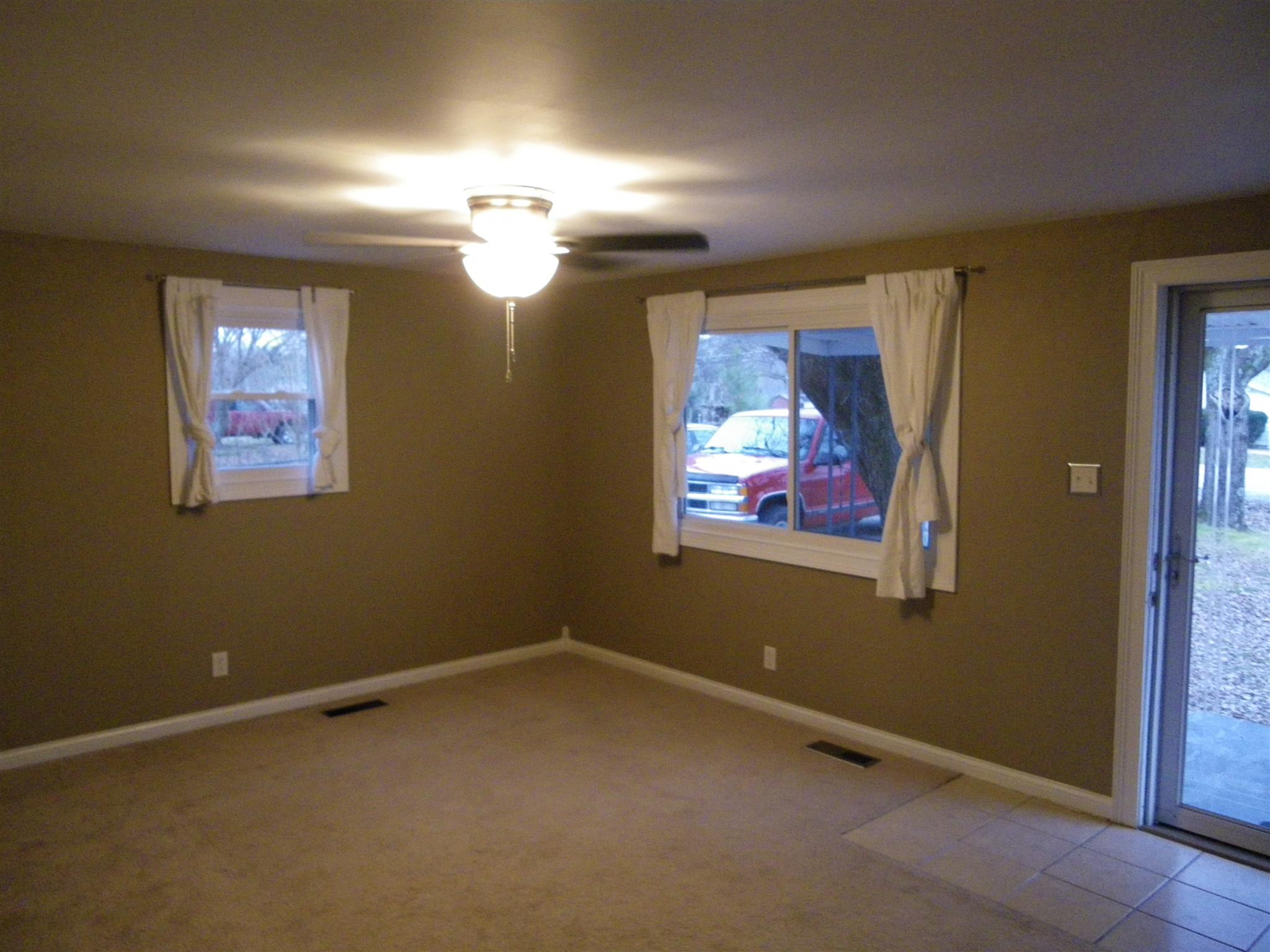 4525 Kleitz Road Evansville, IN 47720 - Photo 3 of 10 Gallery Image 3