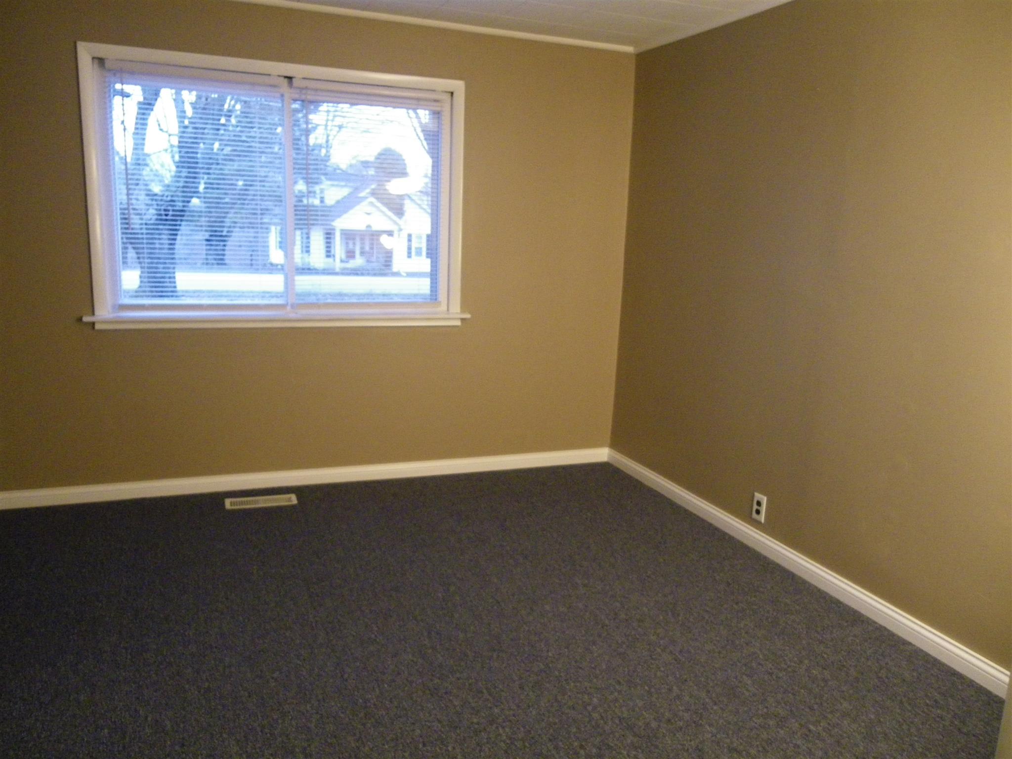 4525 Kleitz Road Evansville, IN 47720 - Photo 4 of 10 Gallery Image 4