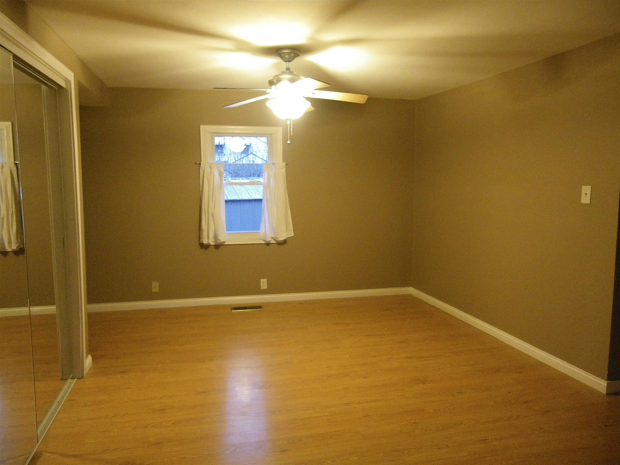 4525 Kleitz Road Evansville, IN 47720 - Photo 5 of 10 Gallery Image 5