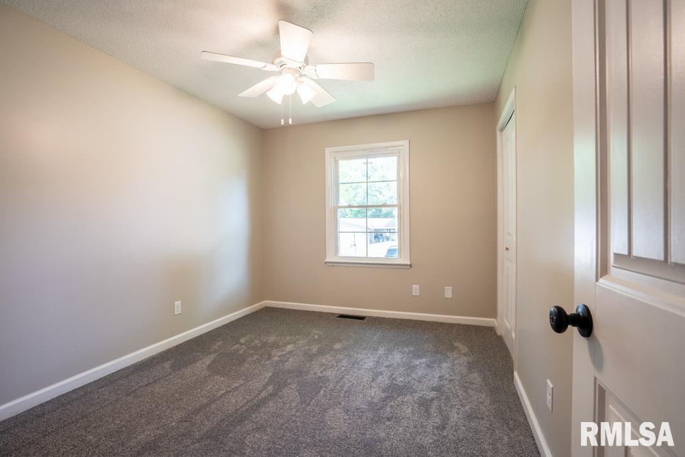 865 Stardust Drive Herrin, IL 62948 - Photo 18 of 27