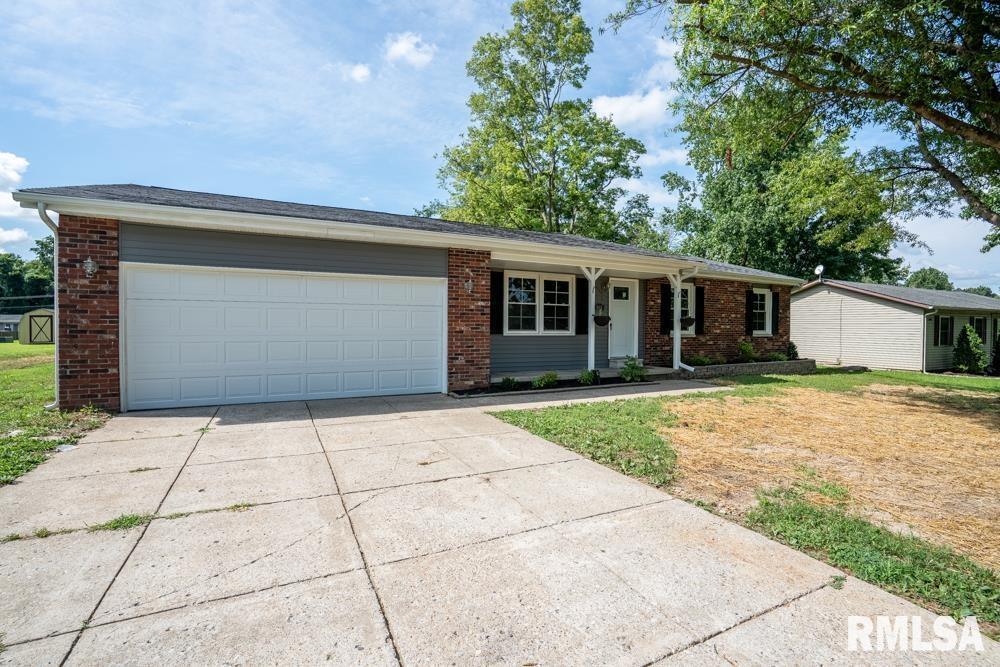 865 Stardust Drive Herrin, IL 62948 - Photo 2 of 27