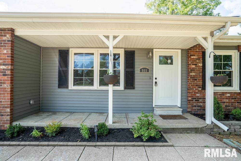 865 Stardust Drive Herrin, IL 62948 - Photo 4 of 27
