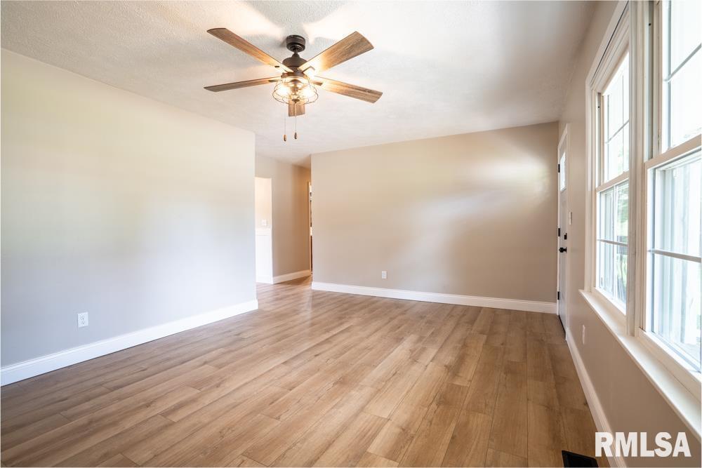865 Stardust Drive Herrin, IL 62948 - Photo 6 of 27