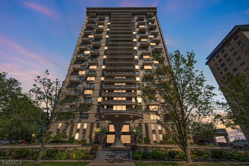 160 Overlook Avenue, Unit 7A Hackensack, NJ 07601 - Photo 1 of 47