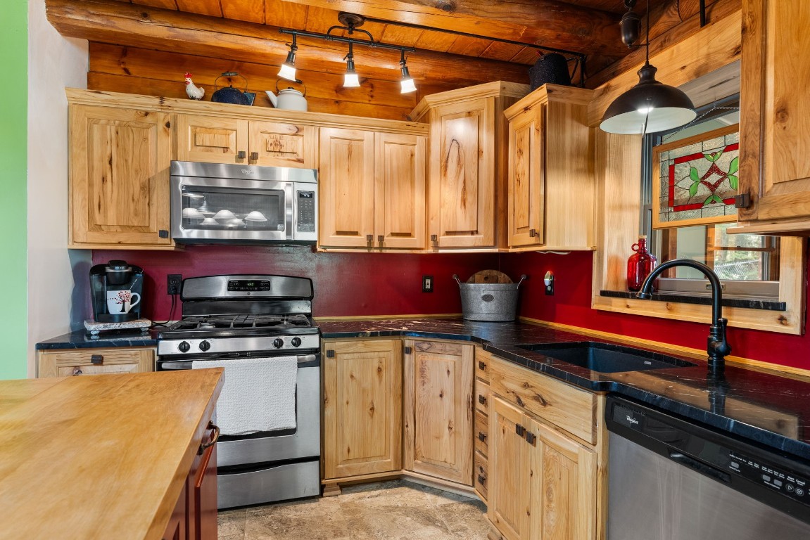 392 Edson Road Endicott, NY 13760 - Photo 15 of 44 Gallery Image 15