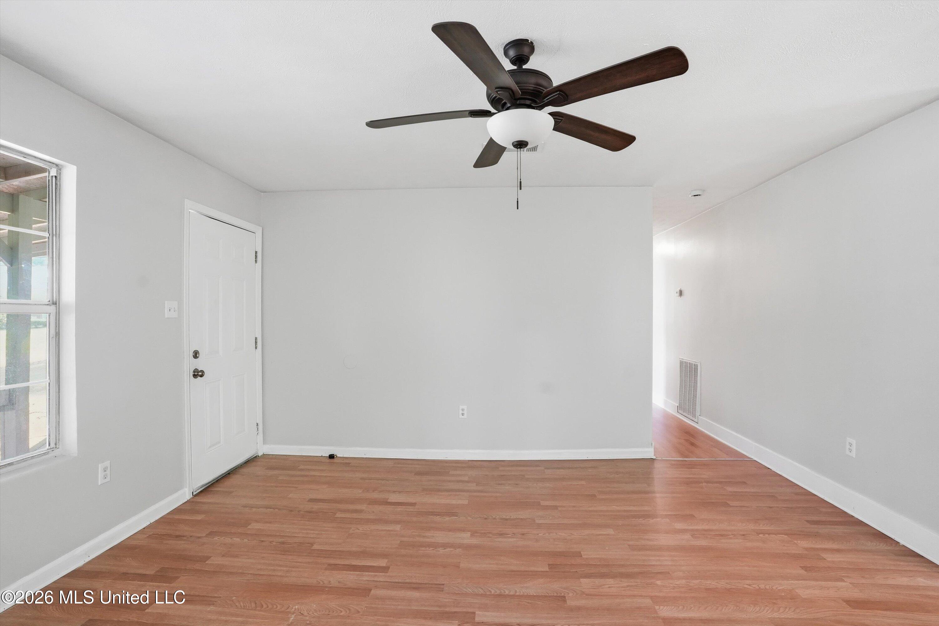 619 West Sunset Drive Brandon, MS 39042 - Photo 8 of 25 07-619_W_Sunset_Dr_007