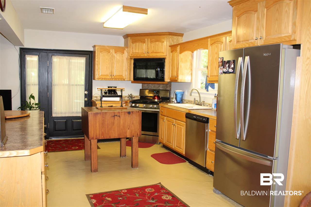 22691 Pineview Lane Foley, AL 36535 - Photo 4 of 26 Kitchen
