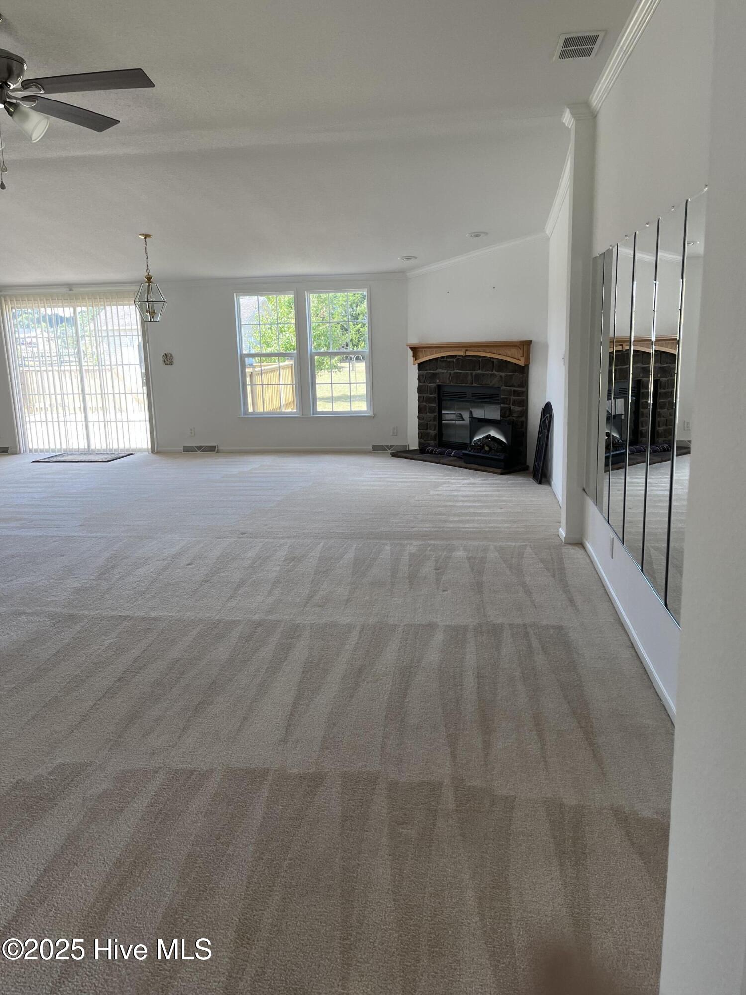 19 Kelly Street Gates, NC 27937 - Photo 11 of 39 Livingroom