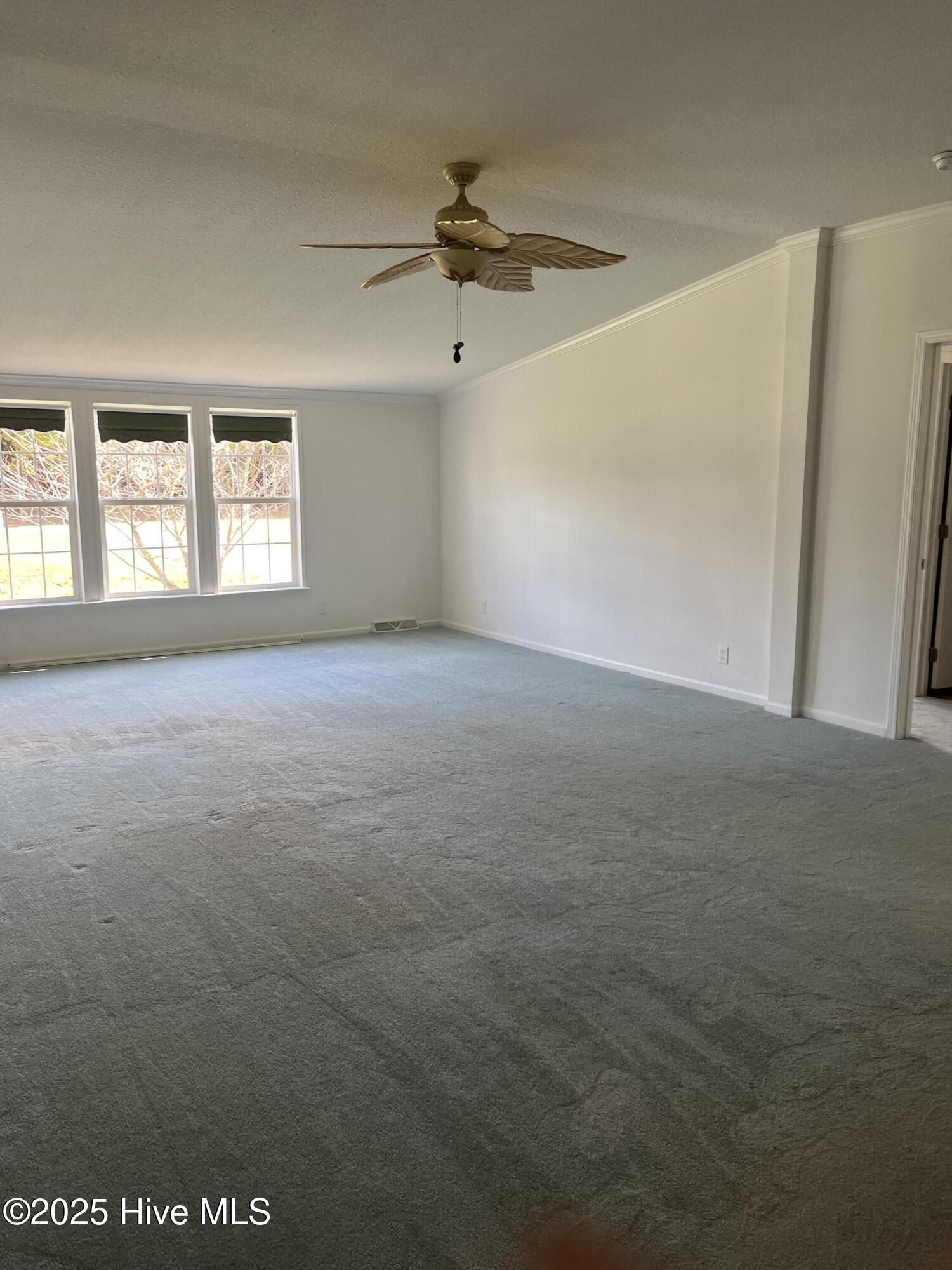 19 Kelly Street Gates, NC 27937 - Photo 17 of 39 Family room