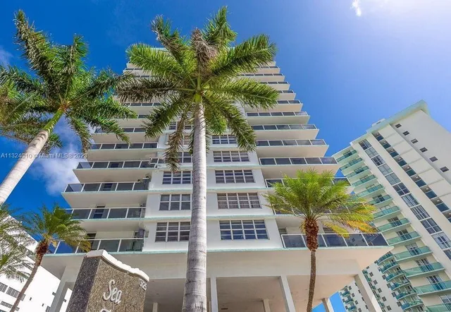 $2,950 | South Central Beach, Hollywood, FL 33019