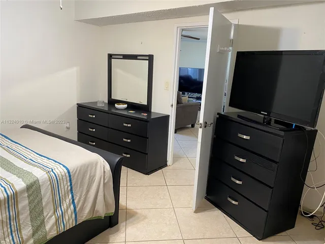 $2,950 | South Central Beach, Hollywood, FL 33019