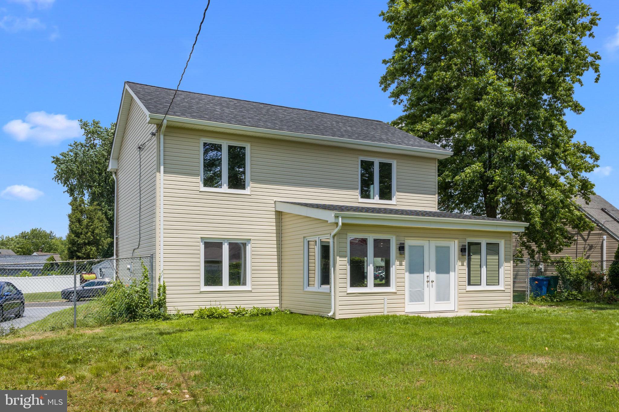 8 Inland Road Levittown, PA 19057 - Photo 8 of 37 Gallery Image 8