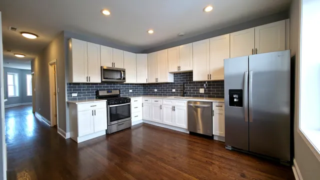 $420,000 | 1525 East 72nd Street, Chicago, IL 60619