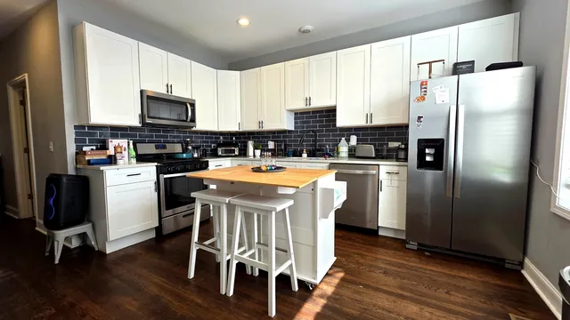 $420,000 | 1525 East 72nd Street, Chicago, IL 60619