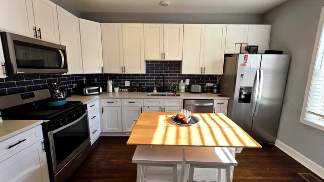 $420,000 | 1525 East 72nd Street, Chicago, IL 60619