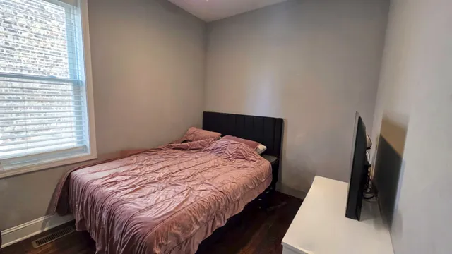 $420,000 | 1525 East 72nd Street, Chicago, IL 60619