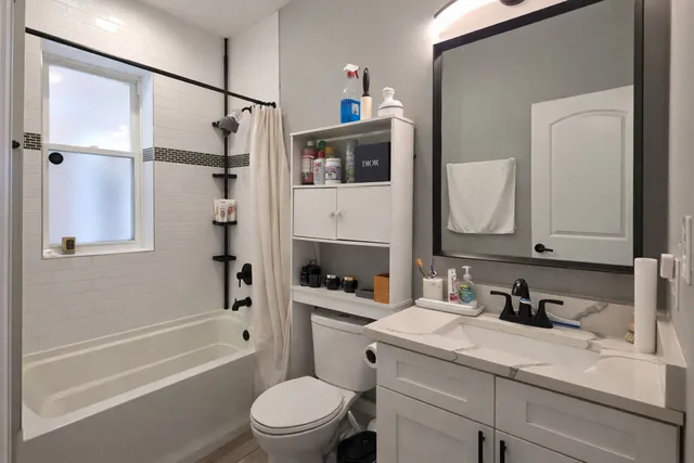 $420,000 | 1525 East 72nd Street, Chicago, IL 60619