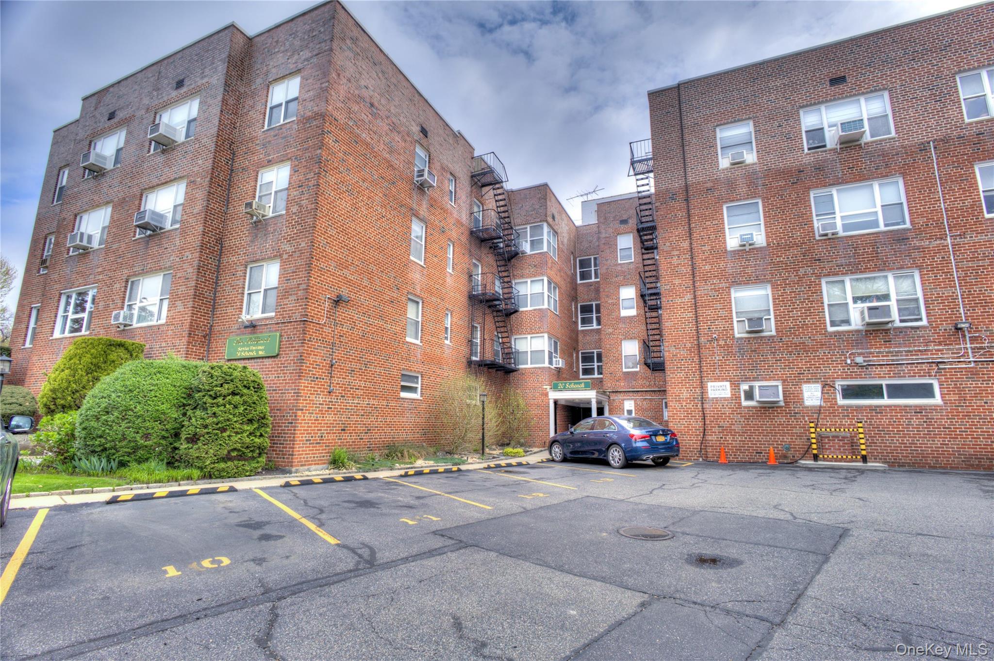 75 South Middle Neck Road, Unit 4G Great Neck, NY 11021 - Photo 26 of 37 a building view