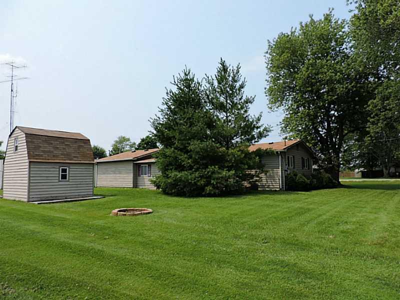 5637 Broyles Road Avon, IN 46123 - Photo 3 of 24 Gallery Image 3