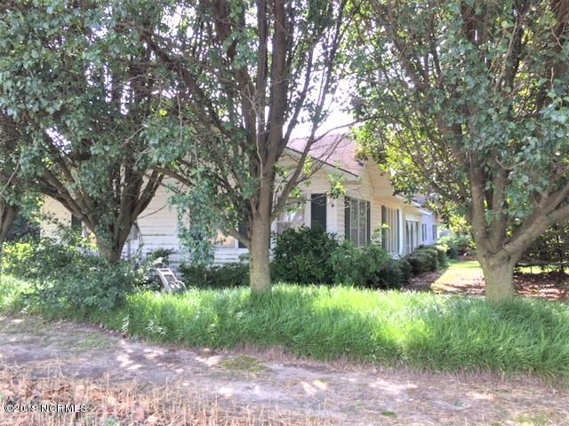 392 High House Road Clinton, NC 28328 - Photo 1 of 16 Front & Side view.