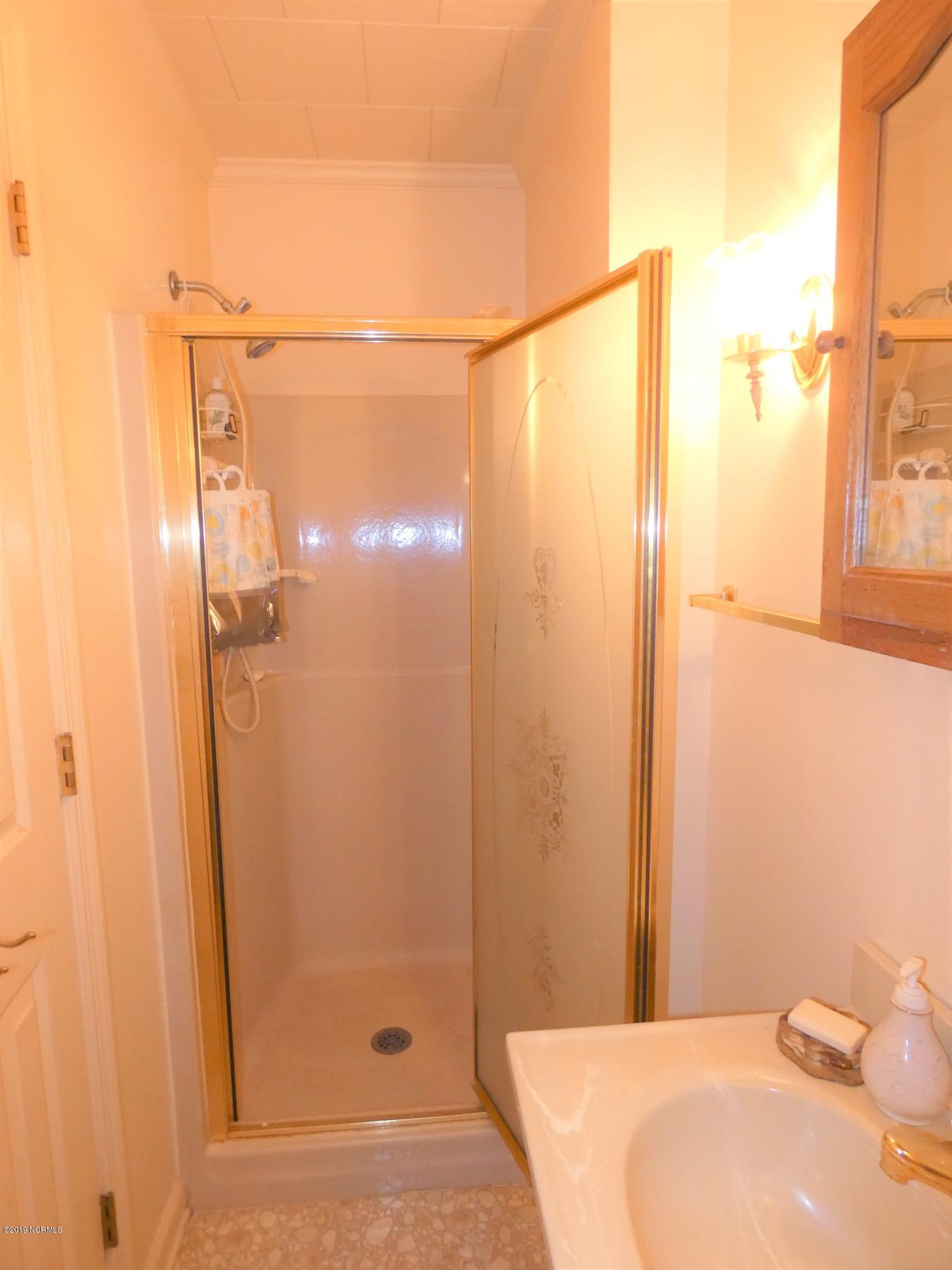 392 High House Road Clinton, NC 28328 - Photo 13 of 16 Bath off laundry hall.