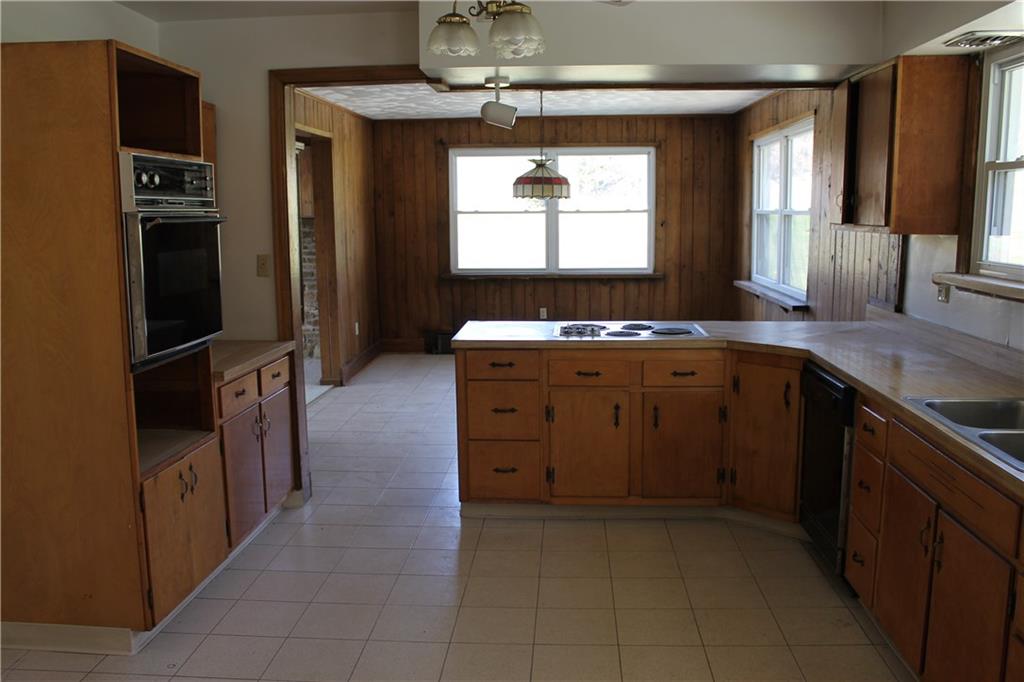 257 Broadview Road Hunker, PA 15639 - Photo 14 of 17 kitchen