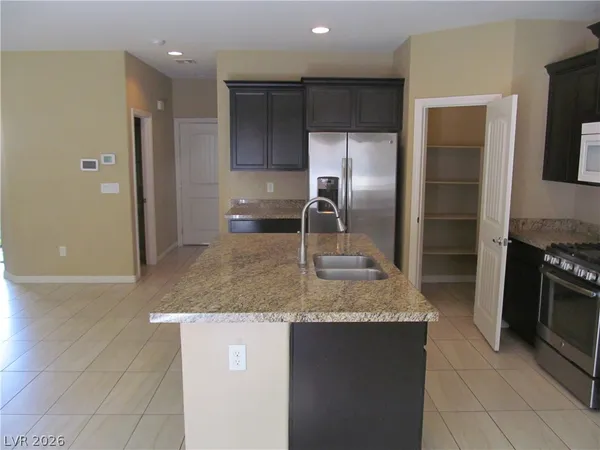 $2,100 | 3711 Gilmore Creek Street, Las Vegas, NV 89129
