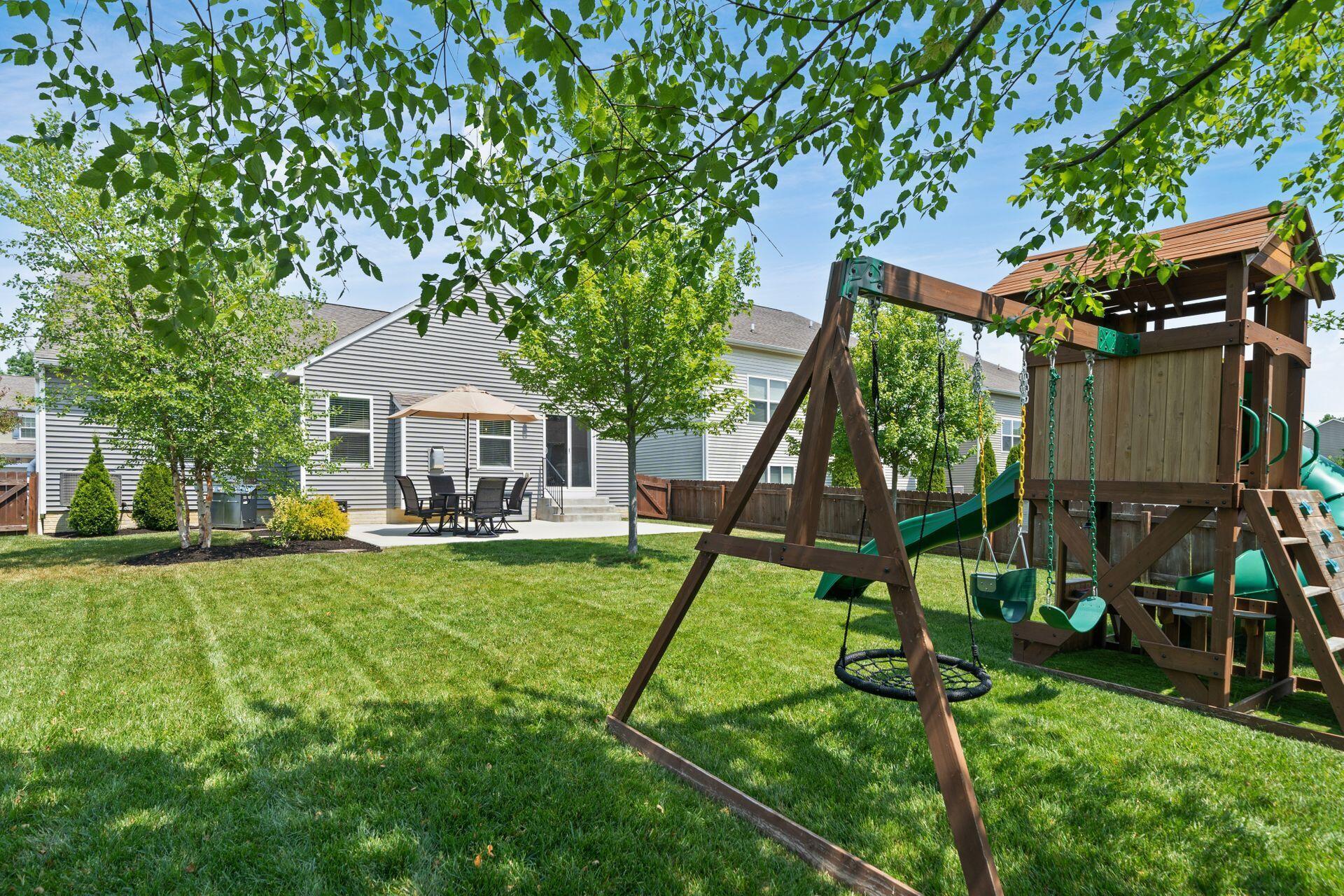 3927 Trail Ridge Drive Columbus, OH 43228 - Photo 45 of 54 Exterior Back