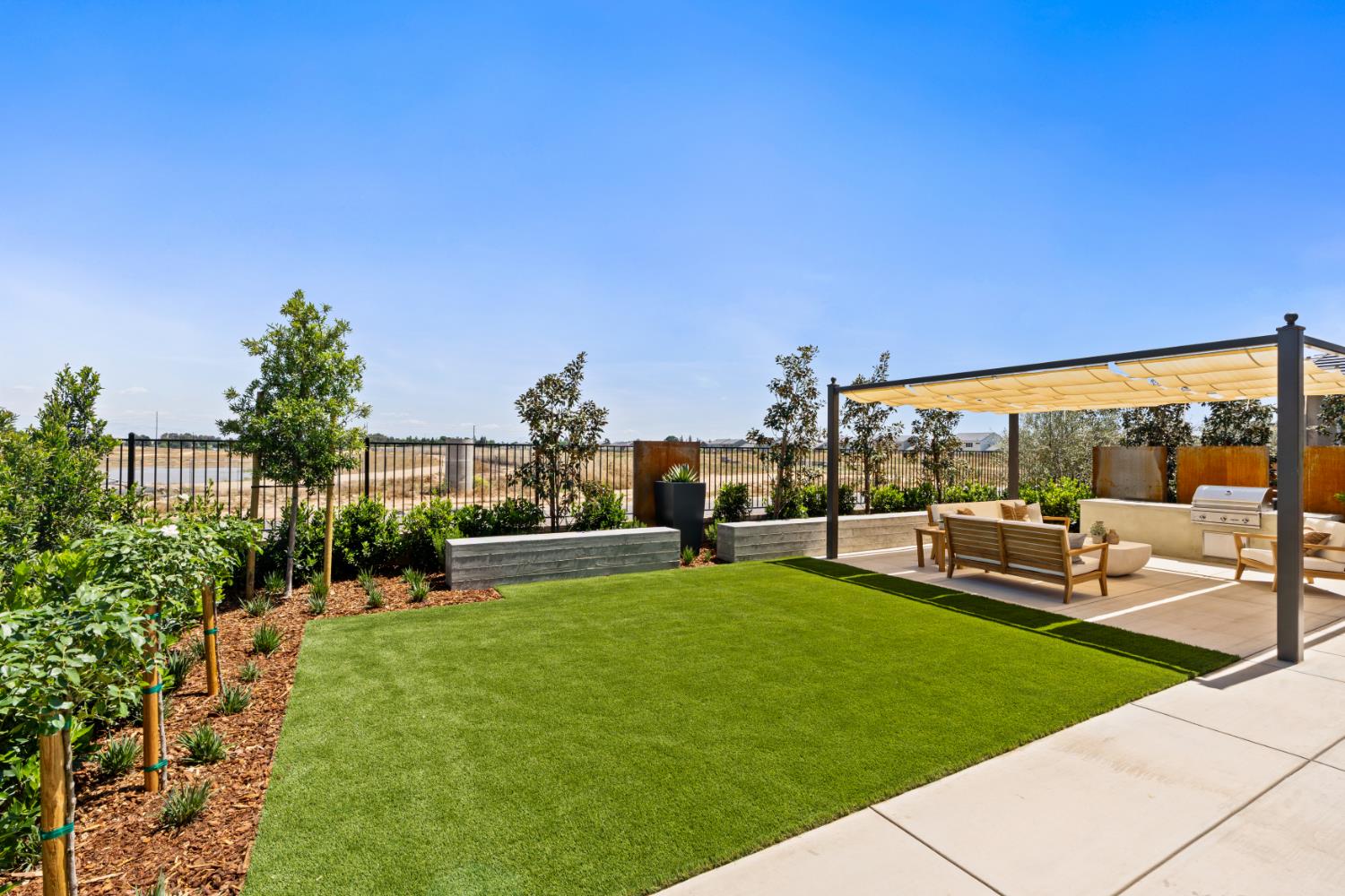 875 Solar Lane Clovis, CA 93619 - Photo 51 of 58
