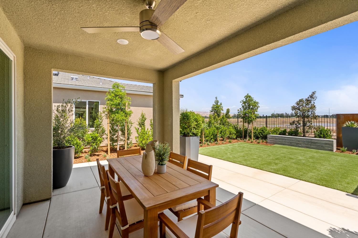 875 Solar Lane Clovis, CA 93619 - Photo 53 of 58