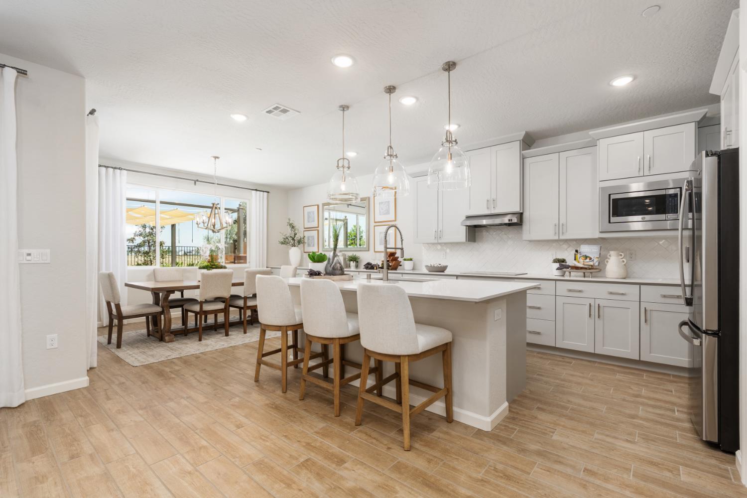 875 Solar Lane Clovis, CA 93619 - Photo 9 of 58